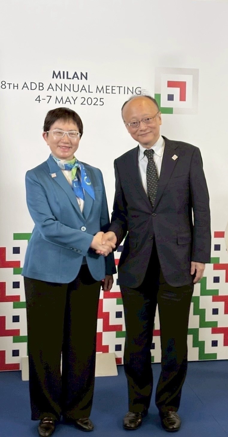 莊部長會見亞銀新任總裁神田真人