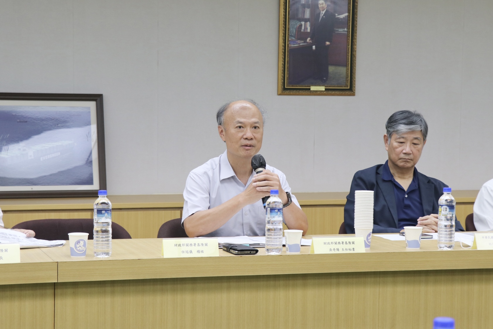 基隆關通關服務宣導團赴中華民國貨櫃儲運事業協會提供諮詢與交流宣導