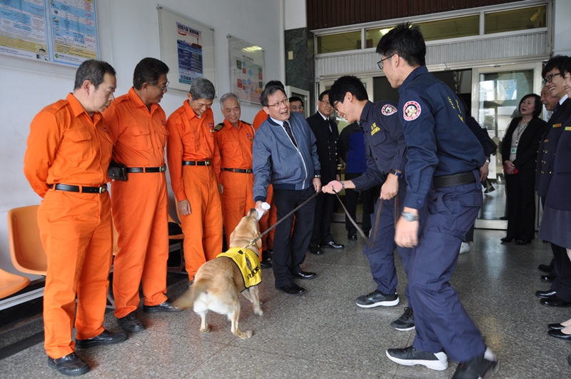 基隆關新添2隻緝毒犬生力軍投入緝毒行列