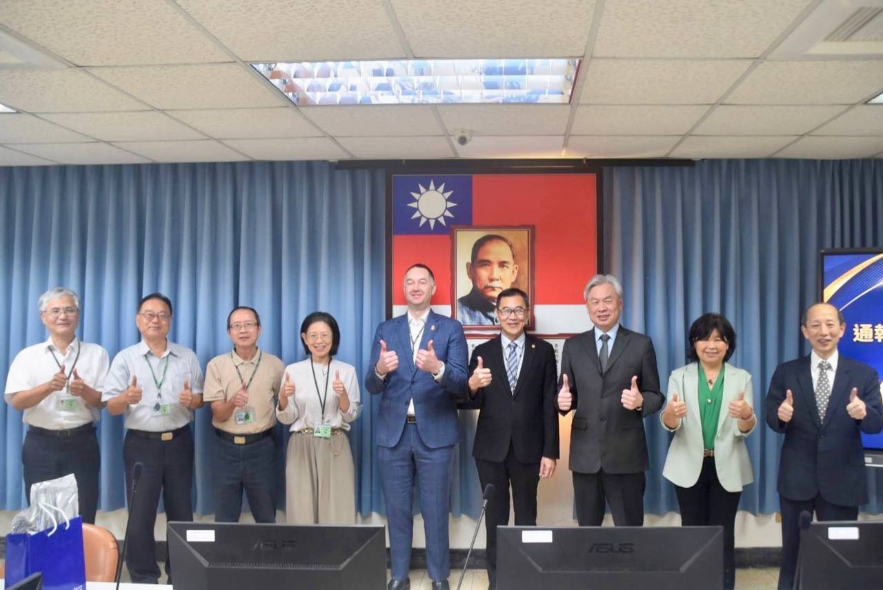 關務署表揚高雄關輸美違規轉運查緝成效1