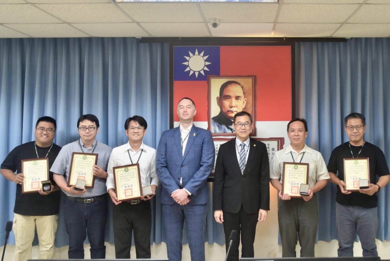關務署表揚高雄關輸美違規轉運查緝成效2